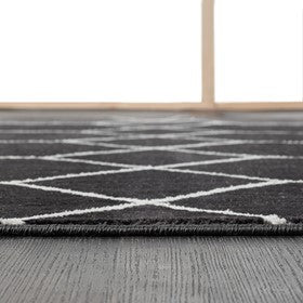 Averie Trellis Geometric Woven Area Rug